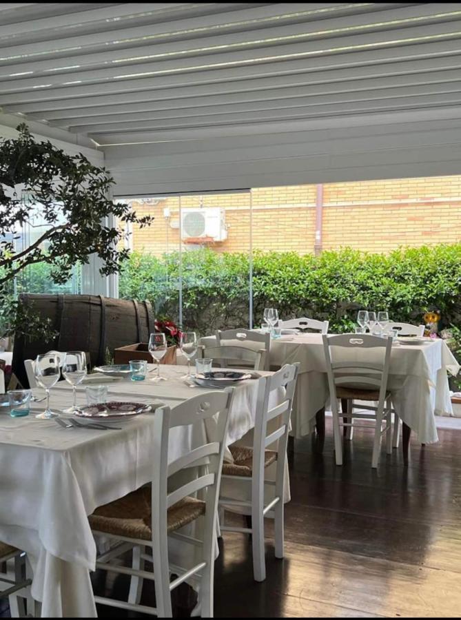 Villa Pisola Fiumicino Airport - Seafront Eksteriør billede