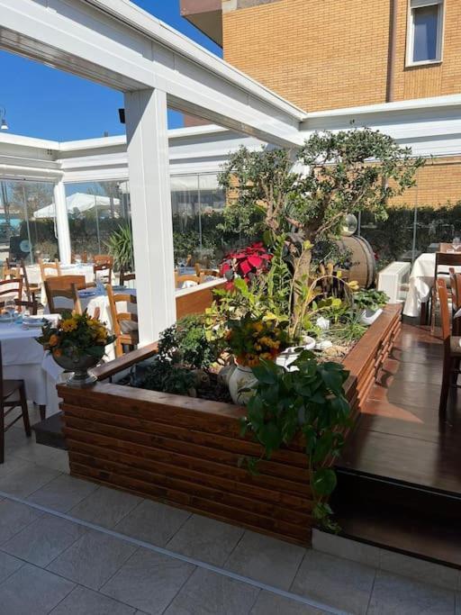 Villa Pisola Fiumicino Airport - Seafront Eksteriør billede