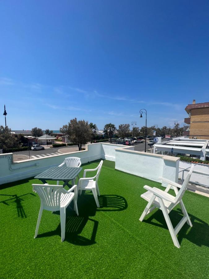 Villa Pisola Fiumicino Airport - Seafront Eksteriør billede