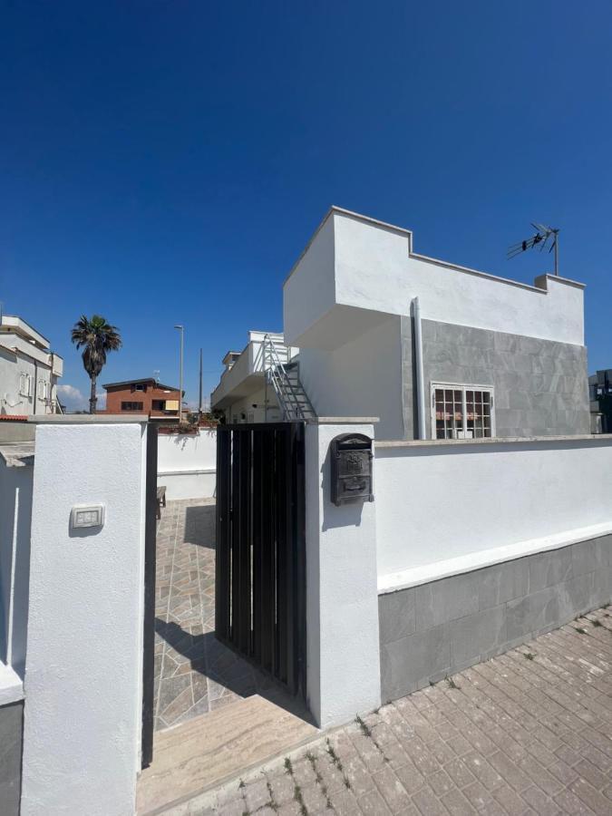 Villa Pisola Fiumicino Airport - Seafront Eksteriør billede